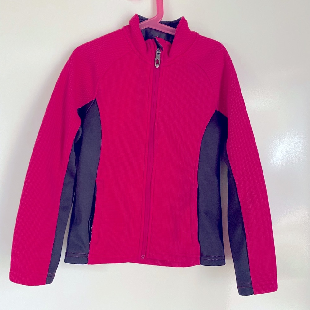 BEAUTIFUL SPYDER LING SLEEVES WARM TOP KIDS SIZE M ( 8/10)